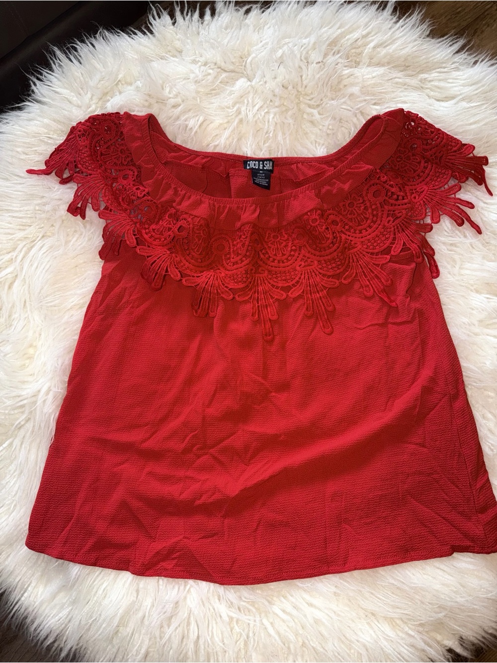 🤎 COCO & SHAY // Vacation Ready Off Shoulder Lace Detail Top // Red